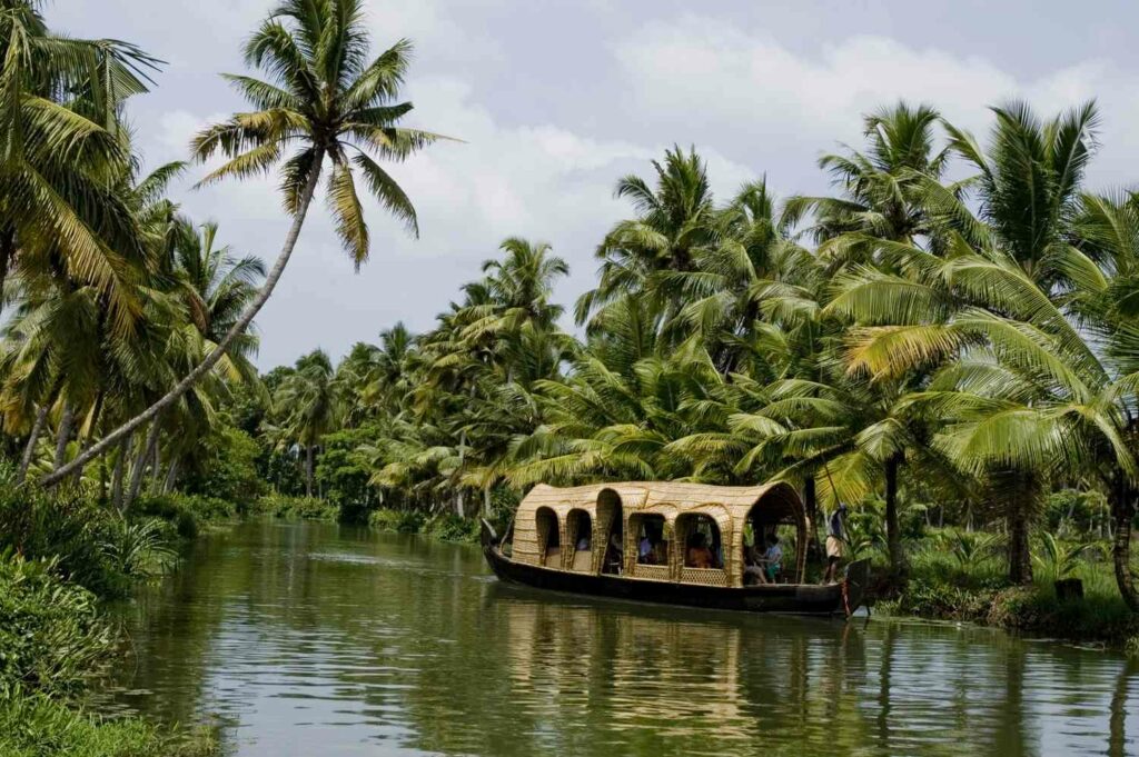 houseboats_in_kottayam
